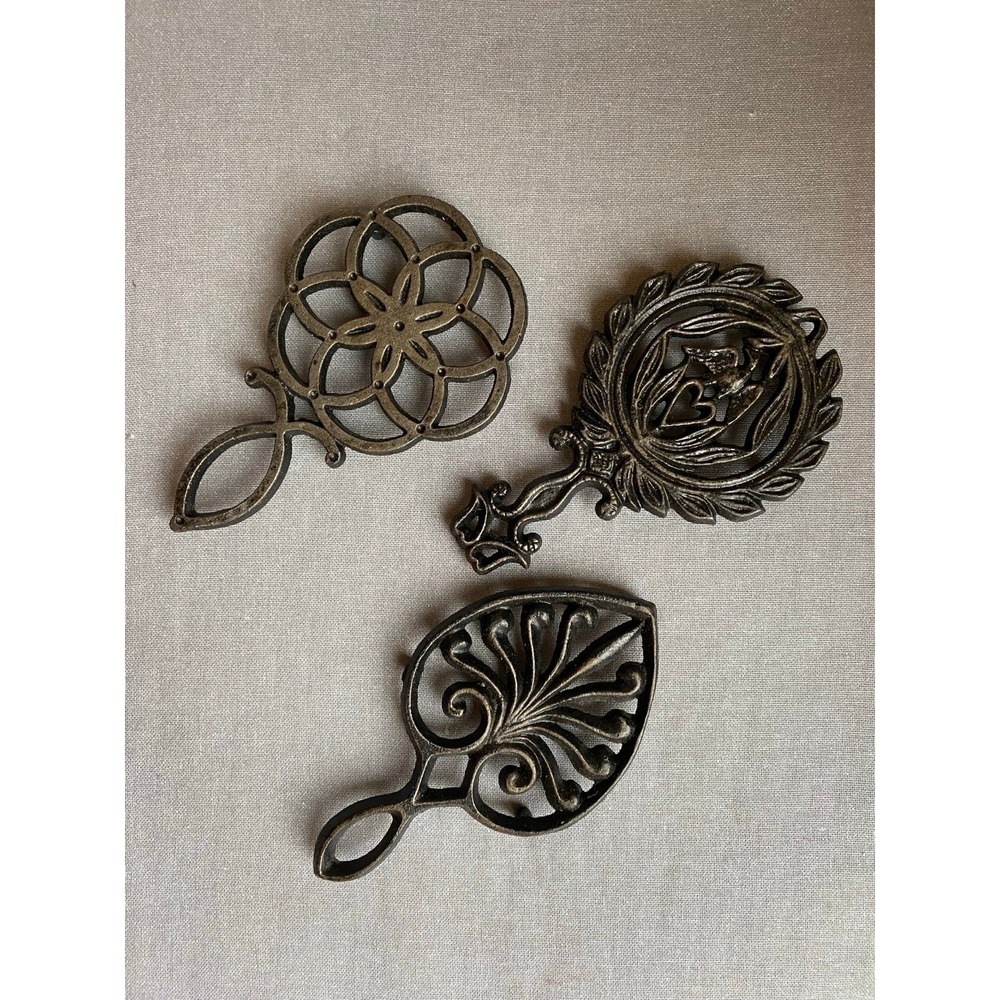 Wilson Cast Iron Trivets Lot Of 3 Vintage Kitchen Hot Plate Clutter Core k3